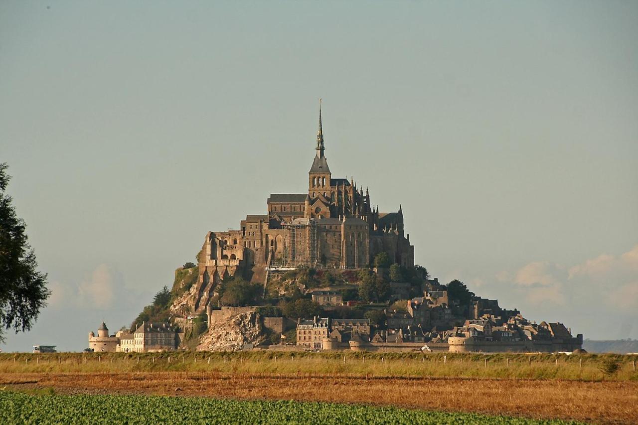 Gite A 1,9 Km Du Mont St Michel Villa Beauvoir  Eksteriør billede